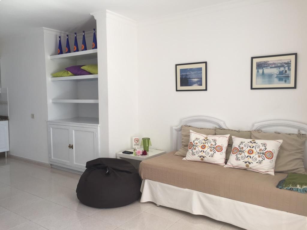Apartamentos Flamboyant Adults Only Puerto del Carmen (Lanzarote) Quarto foto