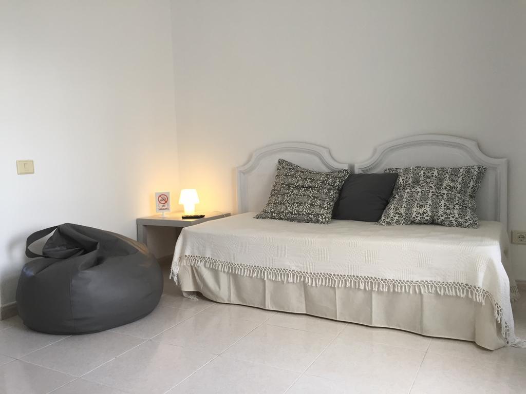 Apartamentos Flamboyant Adults Only Puerto del Carmen (Lanzarote) Quarto foto