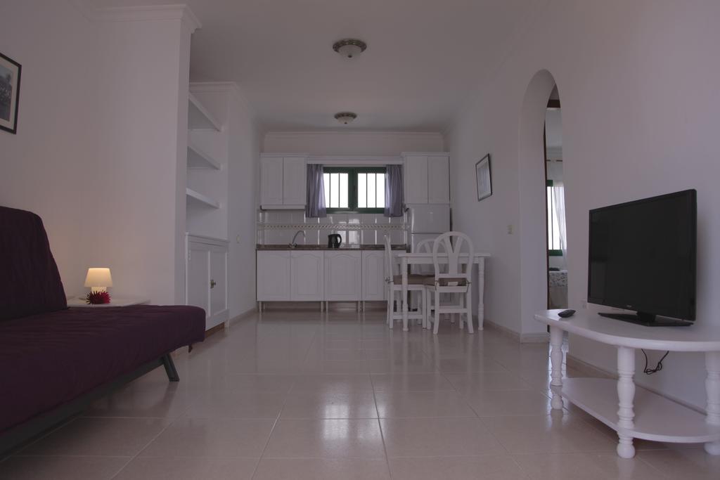 Apartamentos Flamboyant Adults Only Puerto del Carmen (Lanzarote) Quarto foto