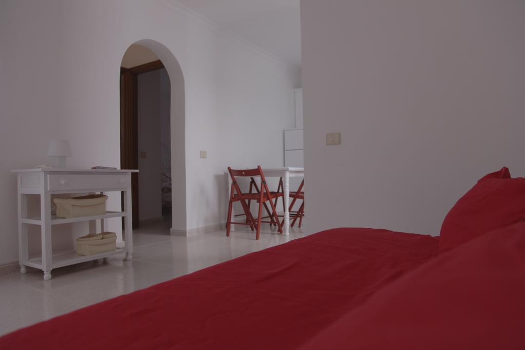 Apartamentos Flamboyant Adults Only Puerto del Carmen (Lanzarote) Quarto foto