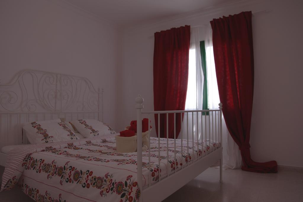 Apartamentos Flamboyant Adults Only Puerto del Carmen (Lanzarote) Quarto foto